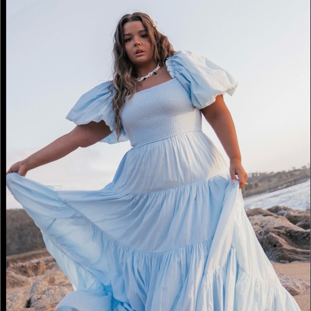 Elegant Blue Maxi Dress - Picture 2 of 5